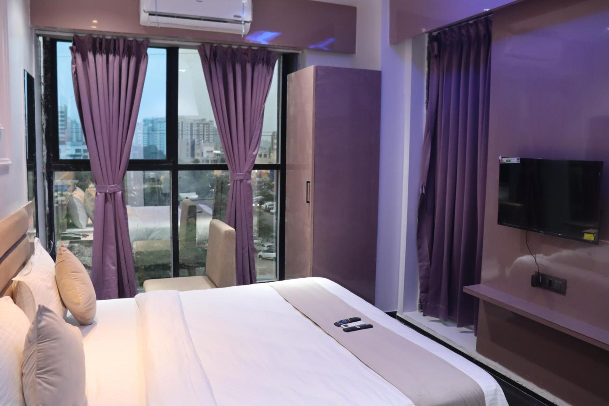 Hotel Czar Inn Σουράτ Εξωτερικό φωτογραφία